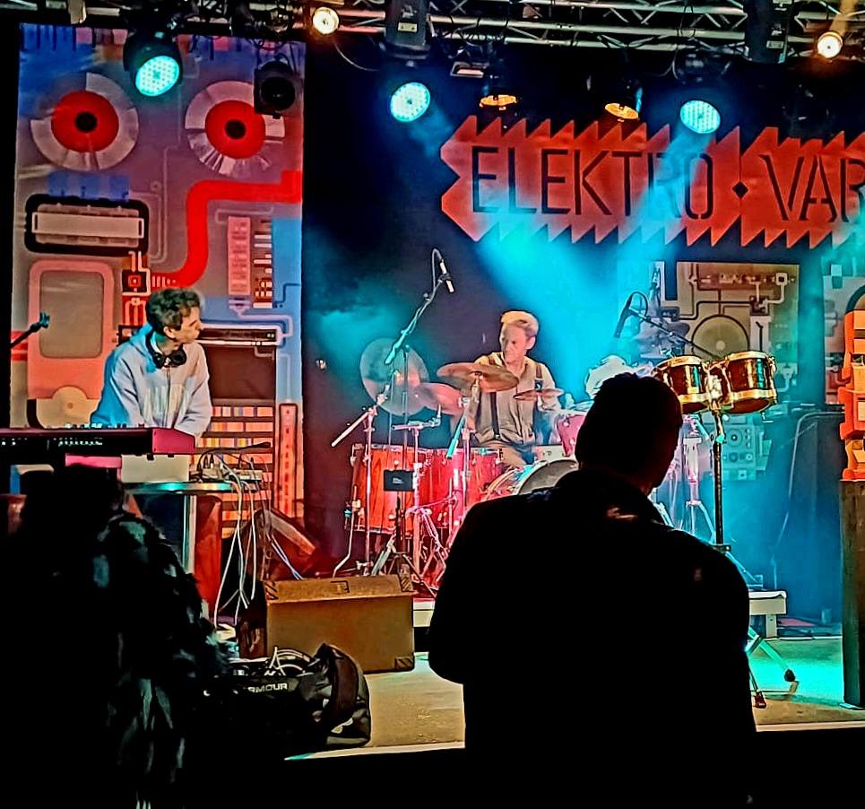 Dreaming machine 2597.4